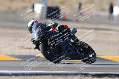 media/Dec-18-2022-SoCal Trackdays (Sun) [[8099a50955]]/Turn 2 (950am)/